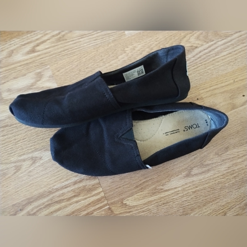 TOMS Women's Black Canvas Shoes Size 8.5 Slip On Style Comfortable Soft - Picture 2 of 5